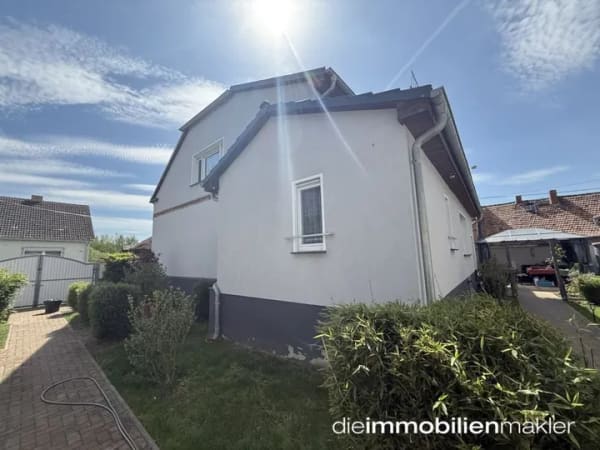 Immobilie in Luckau - 2 Häuser: liebevoll saniertes Bauernhaus und Town u. Country Bungalow + Backsteinscheune - Bild 3