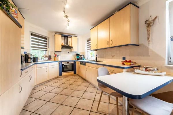 Immobilie in Röderaue - Gepflegtes Einfamilienhaus mit Doppelgarage und überdachter Terrasse - Bild 1