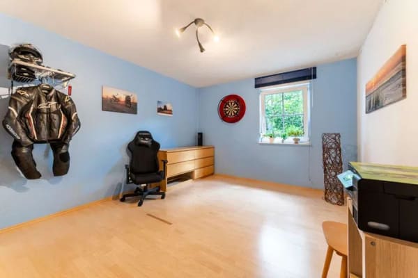 Immobilie in Röderaue - Gepflegtes Einfamilienhaus mit Doppelgarage und überdachter Terrasse - Bild 4
