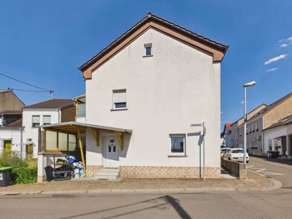 Immobilie in Saarlouis - Reihenendhaus mit ca. 108 m² Wohnfläche – zuletzt 2010 modernisiert – in Toplage von Saarlouis! - Bild 1