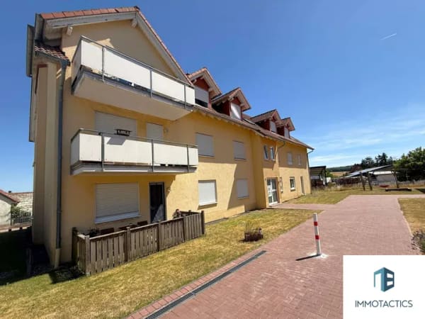 Immobilie in Kirchheimbolanden - 3-Zimmer-Wohnung mit Südbalkon, 89 m² Wohnfläche, Einbauküche - inklusive 2 Stellplätzen und Keller - Bild 0