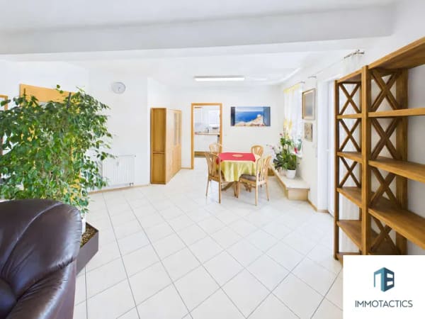 Immobilie in Kirchheimbolanden - 3-Zimmer-Wohnung mit Südbalkon, 89 m² Wohnfläche, Einbauküche - inklusive 2 Stellplätzen und Keller - Bild 2