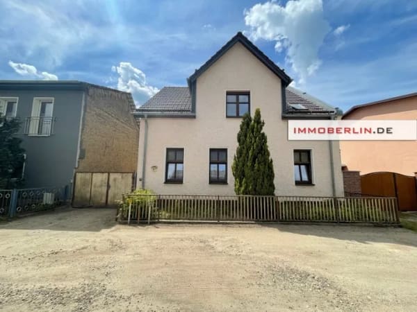 Immobilie in Zehdenick - IMMOBERLIN.DE - Sanierungsbedürftiges Haus mit Nebengebäuden und Südgarten in naturverbundener Lage - Bild 1