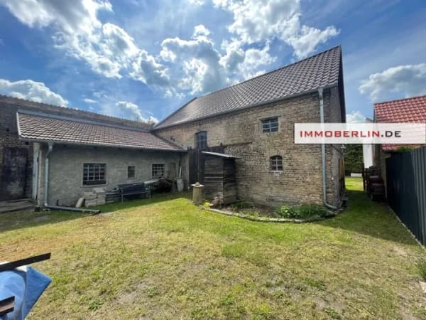 Immobilie in Zehdenick - IMMOBERLIN.DE - Sanierungsbedürftiges Haus mit Nebengebäuden und Südgarten in naturverbundener Lage - Bild 2
