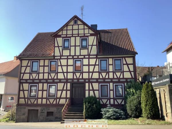 Immobilie in Herbstein - Frisch PREISGESENKT: Großes Landhaus in Herbstein - mit 360°-Video - Bild 0