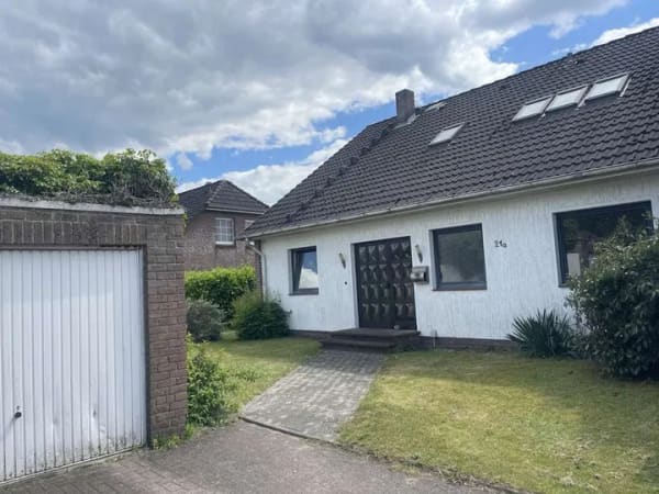 Immobilie in Lachendorf - Wohnen mit Charakter: Geräumiges Doppelhaus in Lachendorf - Bild 0
