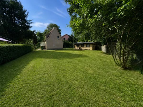 Immobilie in Eichwalde - Naturidylle mit Entwicklungspotenzial – kleines Einfamilienhaus auf ca. 673 m² nahe dem See - Bild 1