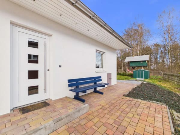 Immobilie in Bad Brambach - Modernes Einfamilienhaus mit Kamin, Garten und Garage in Bad Brambach - Bild 3