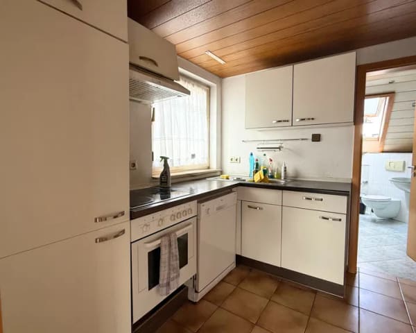 Immobilie in Leonberg - +++Sofort einziehen! DG-Wohnung in Leonberg mit Balkon, Kamin und Sauna+++ - Bild 3