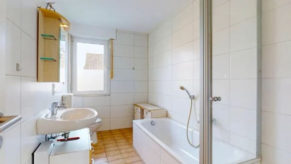 Immobilie in Delbrück - Bezugsfrei! 3-Zimmer-Wohnung mit Ost-Süd-Balkon und Stellplatz in Delbrück-Ostenland - Bild 2