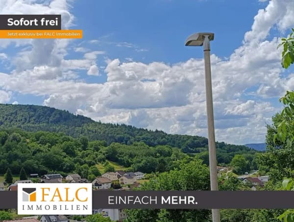 Immobilie in Eichenbühl - --Einfamilienhaus mit Einliegerwohnung für die große Familie - - mit super Fernsicht-- - Bild 0