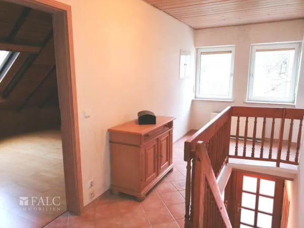 Immobilie in Eichenbühl - --Einfamilienhaus mit Einliegerwohnung für die große Familie - - mit super Fernsicht-- - Bild 3