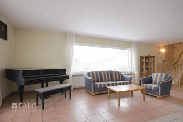 Immobilie in Odenthal - Freistehendes sanierungsbedürftiges Einfamilienhaus in Hanglage - Bild 3