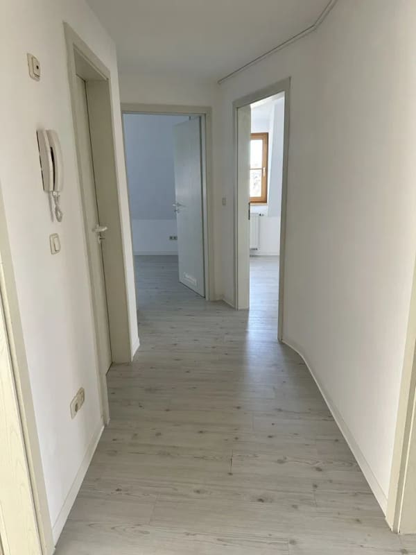 Immobilie in Auerbach/Vogtland - Helle 3-Raumwhg. (opt. 4 Raum) mit Stpl. und Tageslichtbad in Auerbach/V.! - Bild 4