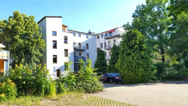 Immobilie in Langenweißbach - Zentrumsnah! 1,5-Raum-Whg. mit Balkon + Fahrstuhl / rollstuhlgerecht; vermietet! - Bild 2