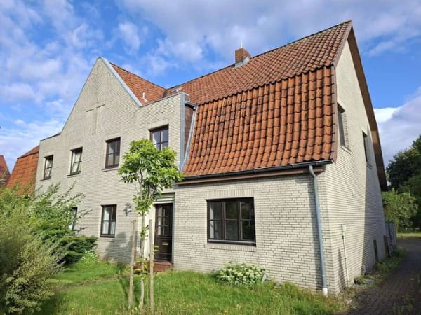 Immobilie in Deinstedt - Doppelhaus mit zwei baugleichen Haushälften und vielseitigen Nutzungsmöglichkeiten   - Bild 1