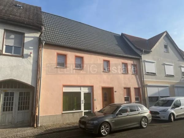 Immobilie in Lützen - 177m² gr. Stadthaus in Marktplatznähe von Lützen, Ladeneinheit, gr. Garten, Garage, über 787m² GrSt. - Bild 0