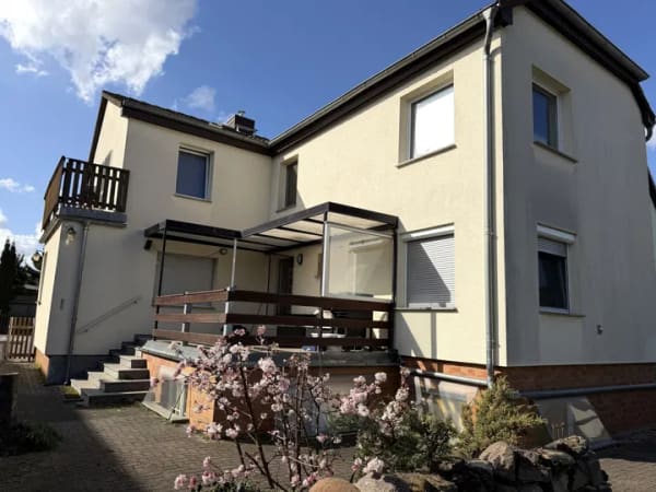 Immobilie in Bad Dürrenberg - Preisreduzierung - Viel Platz, viel Grün, viel Zuhause: Haus mit Garten, Terrasse, Balkon und Garage - Bild 1