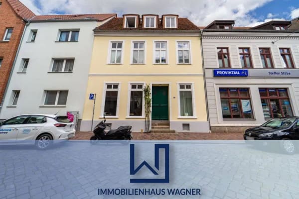 Immobilie in Güstrow - Gepflegtes Wohn- u. Geschäftshaus mit Entwicklungspotenzial im Güstrower Stadtzentrum - Bild 0