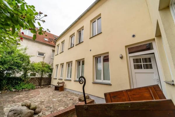 Immobilie in Güstrow - Gepflegtes Wohn- u. Geschäftshaus mit Entwicklungspotenzial im Güstrower Stadtzentrum - Bild 2