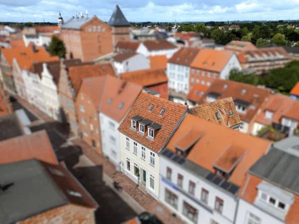 Immobilie in Güstrow - Gepflegtes Wohn- u. Geschäftshaus mit Entwicklungspotenzial im Güstrower Stadtzentrum - Bild 3