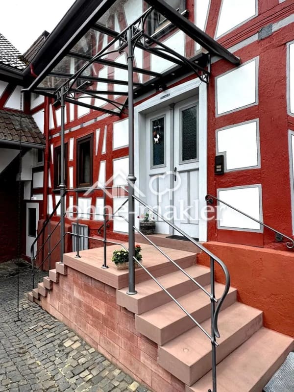Immobilie in Kirtorf - Wohnhaus mit Bauernhof - Bild 3