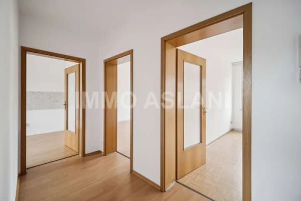 Immobilie in Hainichen - 180m² Wohnfläche und Ausbaupotenzial: Großzügiges Einfamilienhaus mit Garten in Hainichen - Bild 2