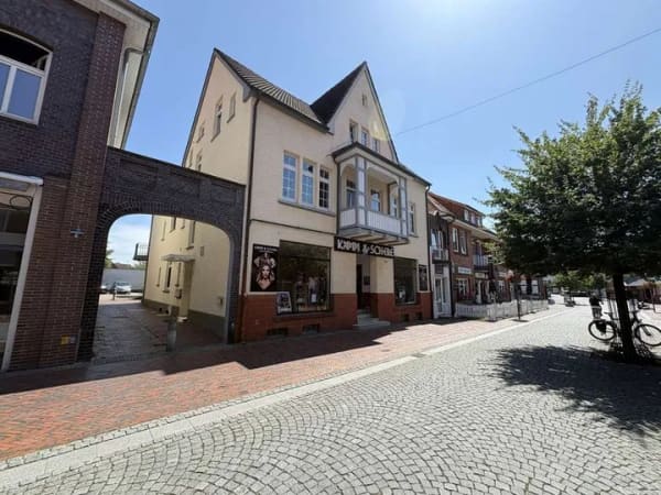 Immobilie in Zeven - Volksbank Immobilien:  Attraktives Wohn- und Geschäftshaus als solide Kapitalanlage - Bild 0