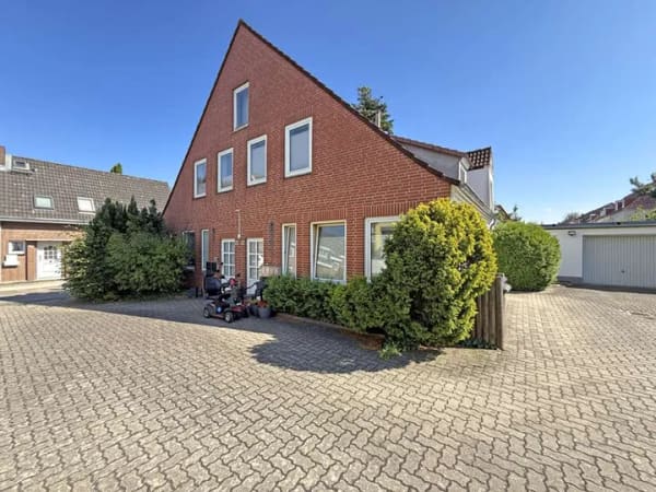 Immobilie in Lübeck - Lübeck St. Jürgen: Attraktives EFH/ MFH mit Garagenhof und Ausbaupotenzial unweit der Uni - Bild 0