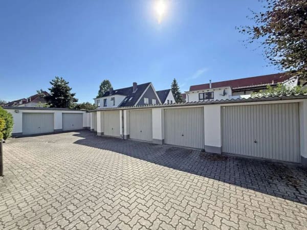 Immobilie in Lübeck - Lübeck St. Jürgen: Attraktives EFH/ MFH mit Garagenhof und Ausbaupotenzial unweit der Uni - Bild 3