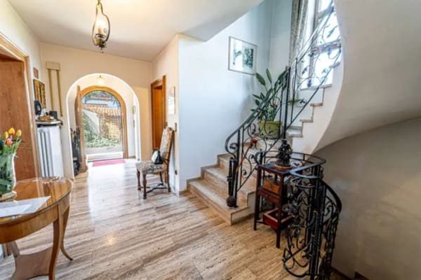 Immobilie in Murnau am Staffelsee - Einfamilienhaus am Wiesenrand mit Charme - Bild 2