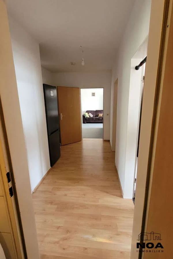 Immobilie in Voerde (Niederrhein) - Helle und gut geschnittene 4-Zimmer-Eigentumswohnung mit Balkon in zentraler Lage von Voerde - Bild 0