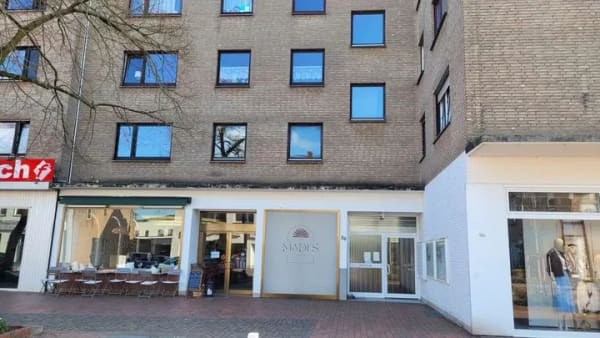 Immobilie in Voerde (Niederrhein) - Helle und gut geschnittene 4-Zimmer-Eigentumswohnung mit Balkon in zentraler Lage von Voerde - Bild 2