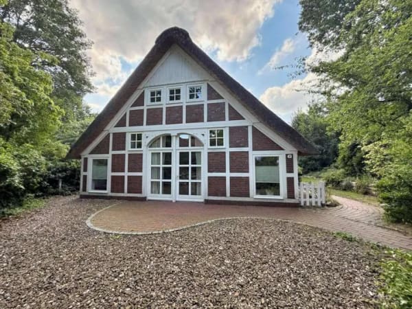 Immobilie in Oldendorf - Schönes Reetdachhaus mit modernem Wohnkomfort! - Bild 0