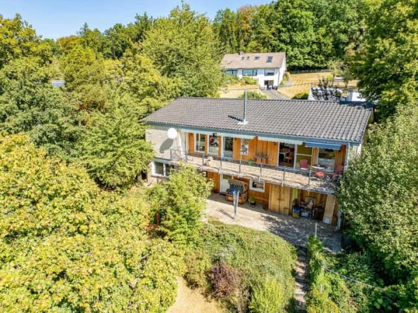 Immobilie in Nümbrecht - Ruheoase im Grünen – Charmantes Einfamilienhaus mit Fernblick in Nümbrecht-Winterborn
 - Bild 0
