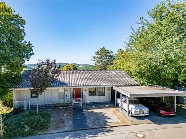 Immobilie in Nümbrecht - Ruheoase im Grünen – Charmantes Einfamilienhaus mit Fernblick in Nümbrecht-Winterborn
 - Bild 2