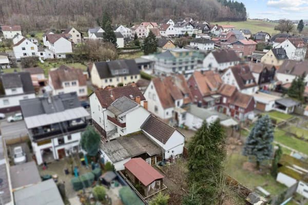 Immobilie in Glauburg - Wohn- und Geschäftshaus mit Praxis & Garten - Bild 0