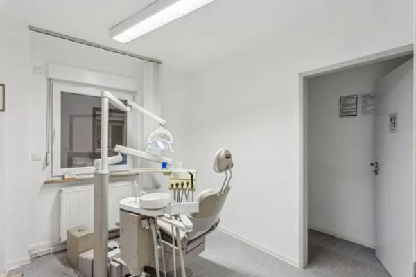 Immobilie in Glauburg - Wohn- und Geschäftshaus mit Praxis & Garten - Bild 2