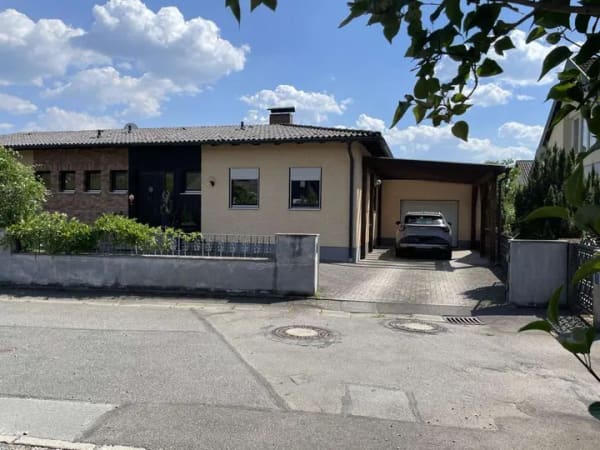 Immobilie in Irchenrieth - Großzügiger Bungalow mit traumhaftem Garten in familienfreundlicher Wohnlage! - Bild 1