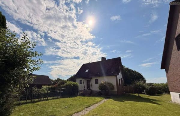 Immobilie in Alveslohe - Charmantes Einfamilienhaus in ruhiger Feldrandlage von Alveslohe – Viel Potenzial auf 493 m² Grundstück - Bild 2