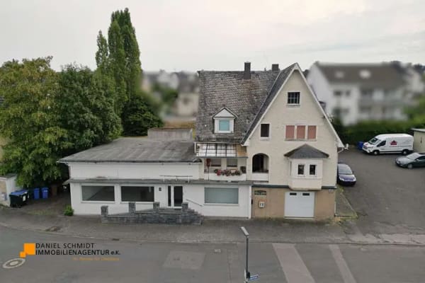 Immobilie in Scheuerfeld - Kapitalanlage mit Entwicklungspotenzial – Wohn- und Geschäftshaus mit vier Mieteinheiten - Bild 0