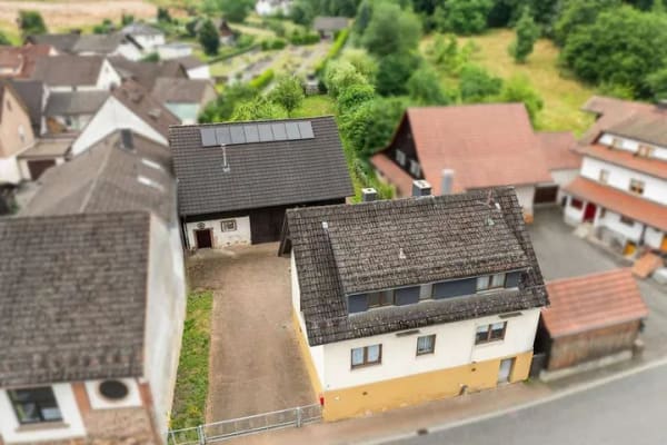 Immobilie in Flörsbachtal - Ehemaliges Bauernhaus mit Scheune und ca. 1.330 m² Grundstück - Bild 2