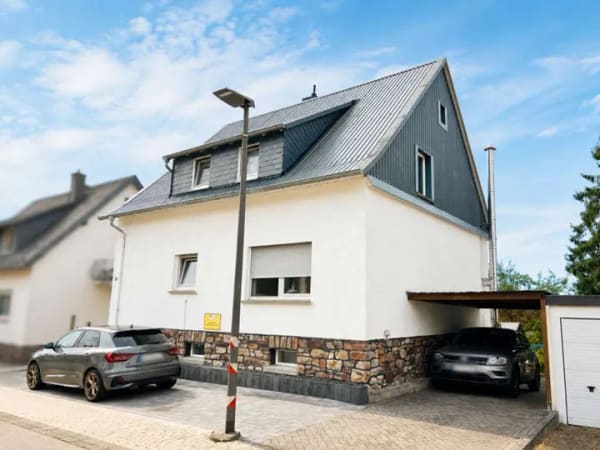 Immobilie in Simmern/Hunsrück - Wohnen mit Perspektive - Einfamilienhaus mit Potenzial für zwei Wohneinheiten - Bild 1