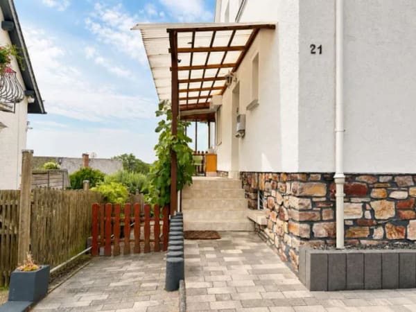 Immobilie in Simmern/Hunsrück - Wohnen mit Perspektive - Einfamilienhaus mit Potenzial für zwei Wohneinheiten - Bild 2