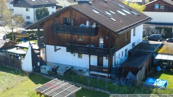 Immobilie in Kolbermoor - Großzügig wohnen: Doppelhaushälfte mit Sauna, Wärmepumpe & Bergblick - Bild 2