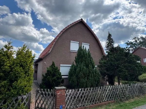 Immobilie in Wietze - Charaktervolles Einfamilienhaus mit großem Garten in Wietze - Bild 1