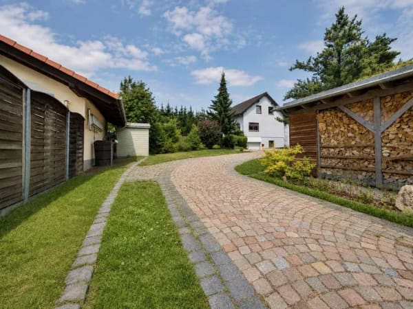 Immobilie in Ilmtal-Weinstraße - Einfamilienhaus mit großem Grundstück im Weimarer Land - Bild 2
