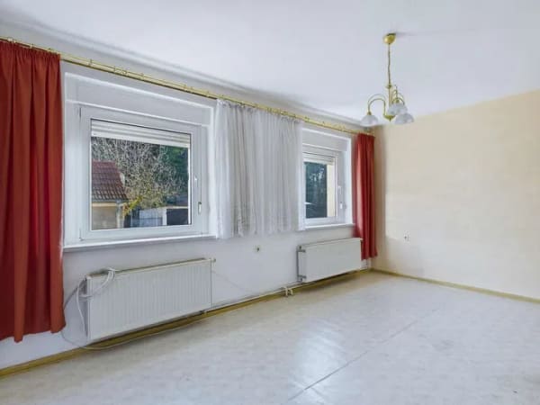 Immobilie in Rietschen - Rěčicy - Wohnen am Waldsaum - Reihenendhaus mit gewachsener Substanz und Entwicklungspotenzial in Rietschen - Bild 3