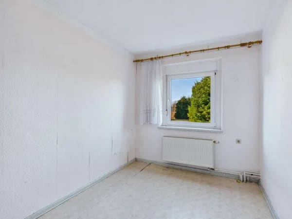 Immobilie in Rietschen - Rěčicy - Wohnen am Waldsaum - Reihenendhaus mit gewachsener Substanz und Entwicklungspotenzial in Rietschen - Bild 4