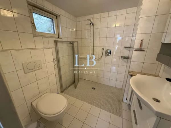 Immobilie in Idar-Oberstein - **Sanierungsbedürftiges Wohnhaus mit Potenzial in zentraler Lage von Idar-Oberstein** - Bild 1